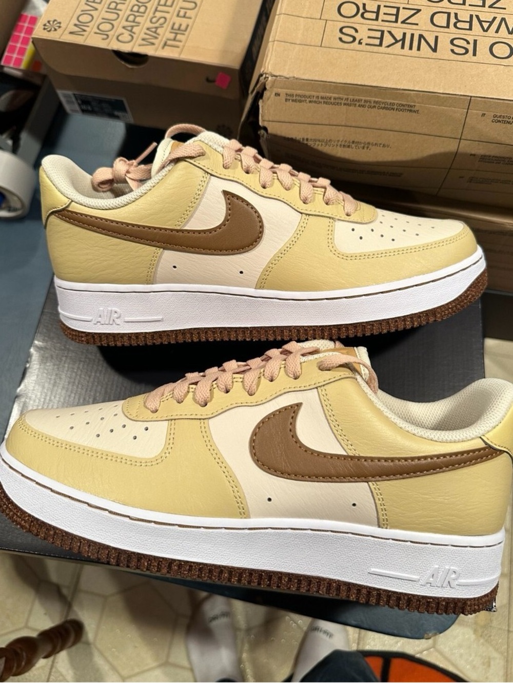 Nike Women’s White Air Force 1 Sneakers Shoes Women’s Sz 7